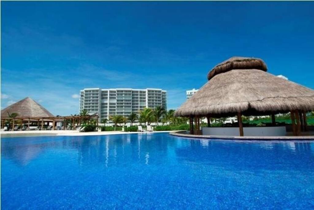 Amara Cancun Beachfront Condo Екстериор снимка